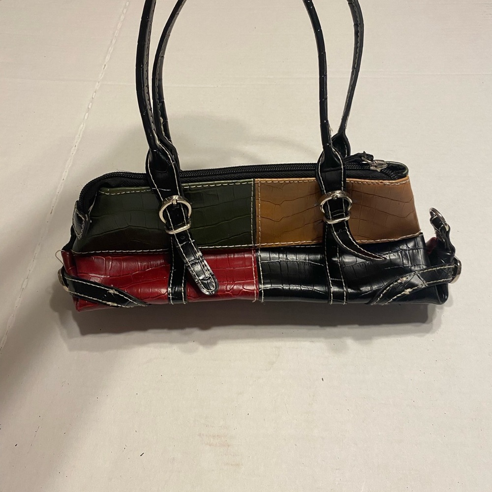NYC Black and Red Shoulder Bag with Sleek Design - Picture 3 of 5